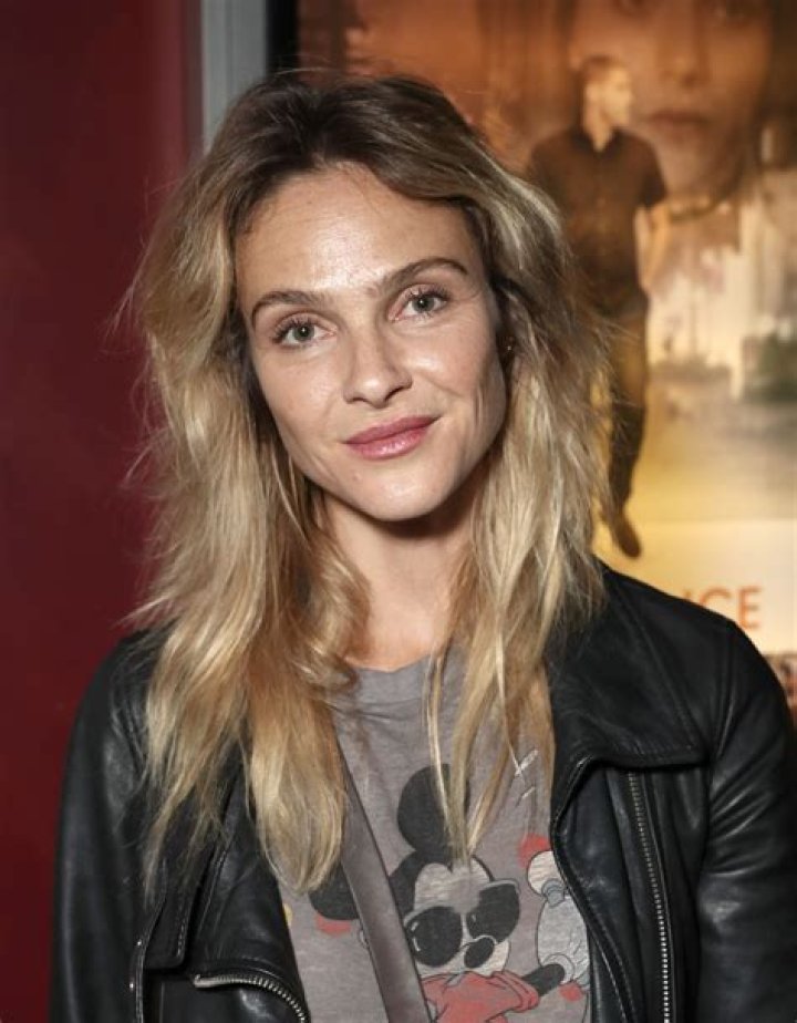 
Beau Garrett Biography: Husband, Net Worth, Height, Family 